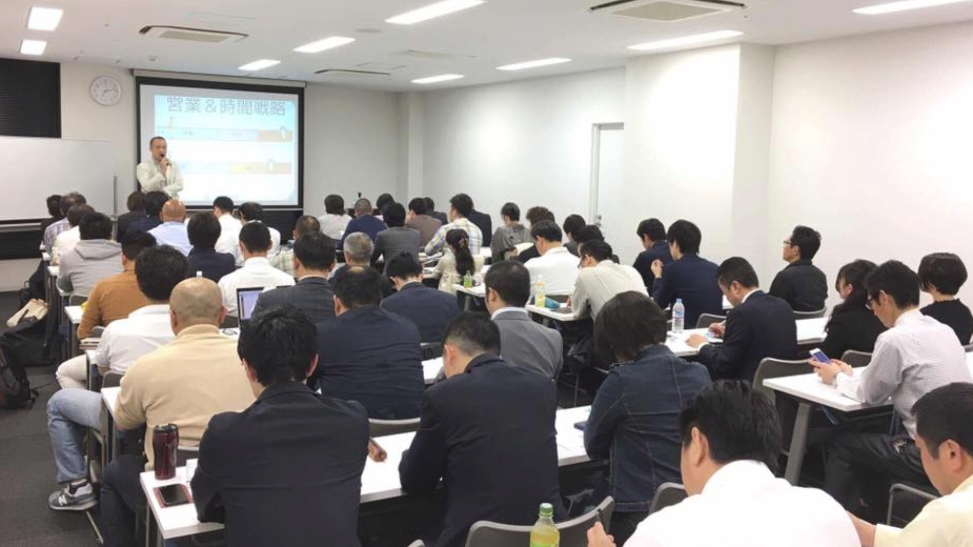 株式会社はちえん。ソーシャルメディア運用コンサルタント坂田誠